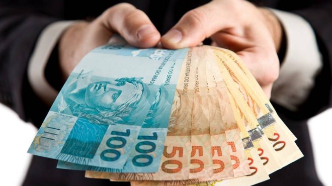 13-AL 50% do 13º salário cai antes das festas de final de ano: saiba como calcular o valor e planejar suas finanças!