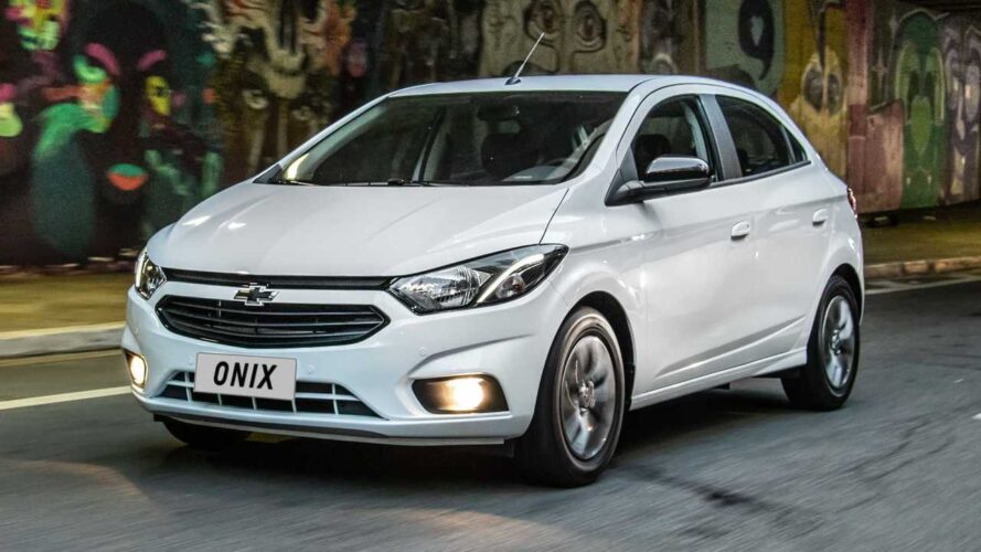 chevrolet-onix-joy-889x500 Carros Populares 2024: as melhores ofertas e descontos do ano.