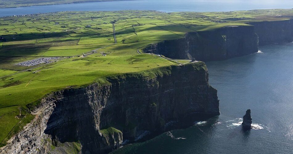 falsesias-de-moher-2-1-950x500-1 Viajar para a Irlanda 2024; População, áreas para visitar, turismo, economia