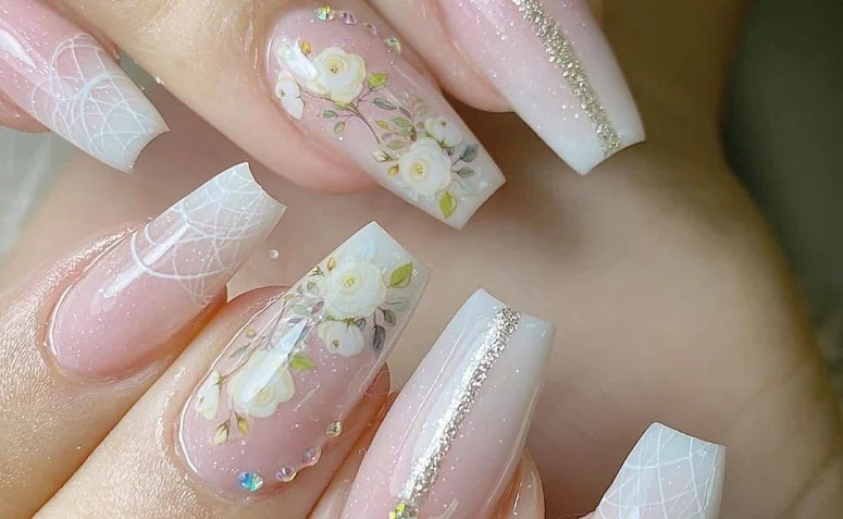 unhas-decoradas-brancas-capa Unhas Decoradas Brancas 2024 - Tendências, Dicas