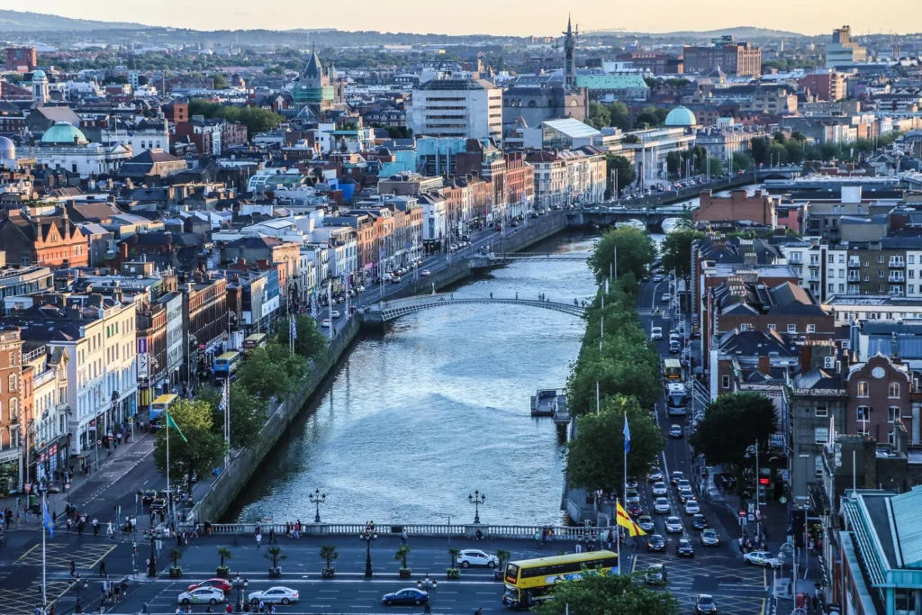 view-of-the-liffey-from-liberty-hall-dublin-ireland-conde-nast-traveller-4feb16-Tara-Morgan-1024x683 Viajar para a Irlanda 2024; População, áreas para visitar, turismo, economia